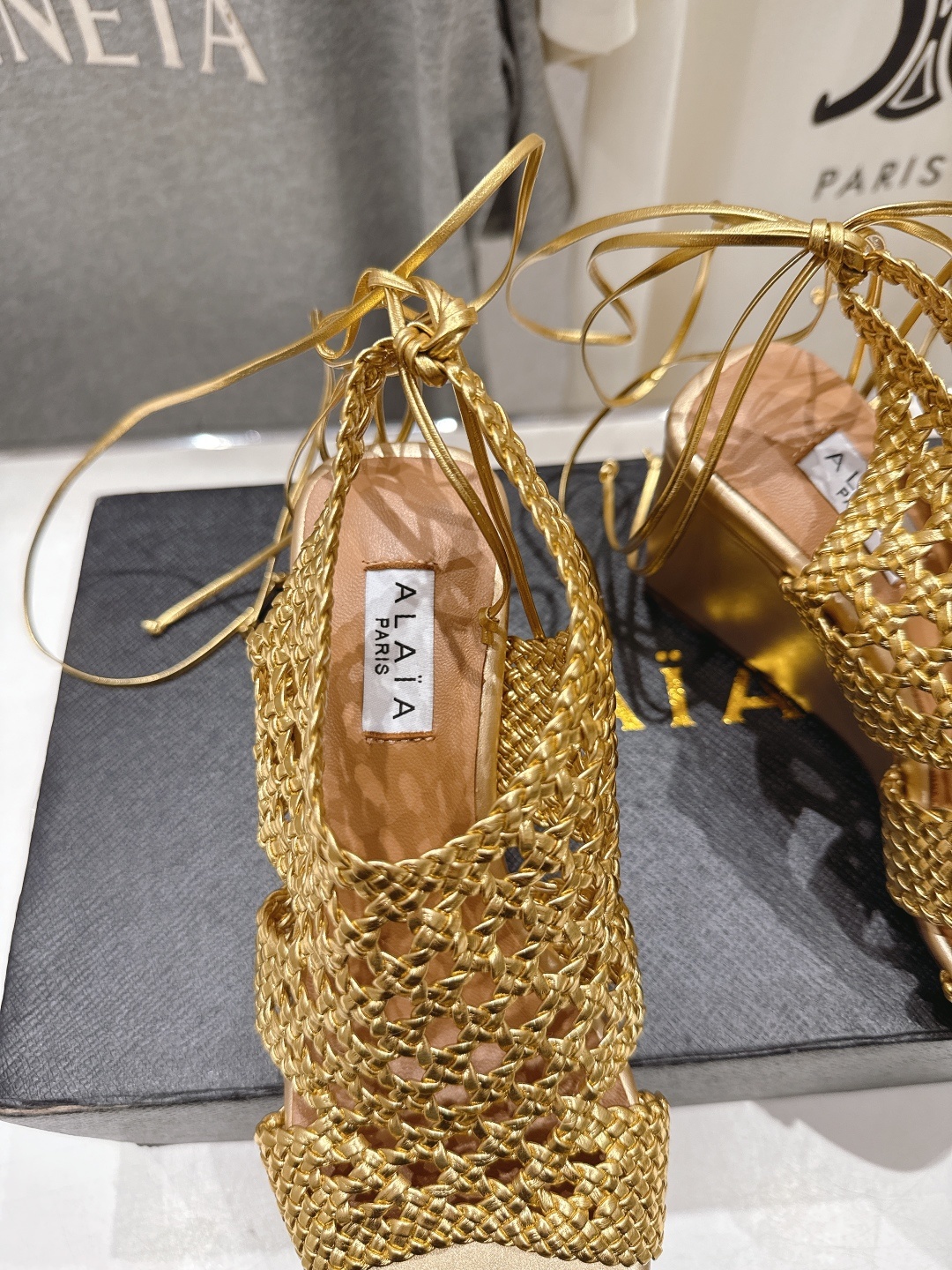 高版本出厂 独家新品 Alaia 阿莱亚25ss/ 走秀款厚底坡跟网面鞋凉鞋 最近超火的一款网面鞋章小蕙