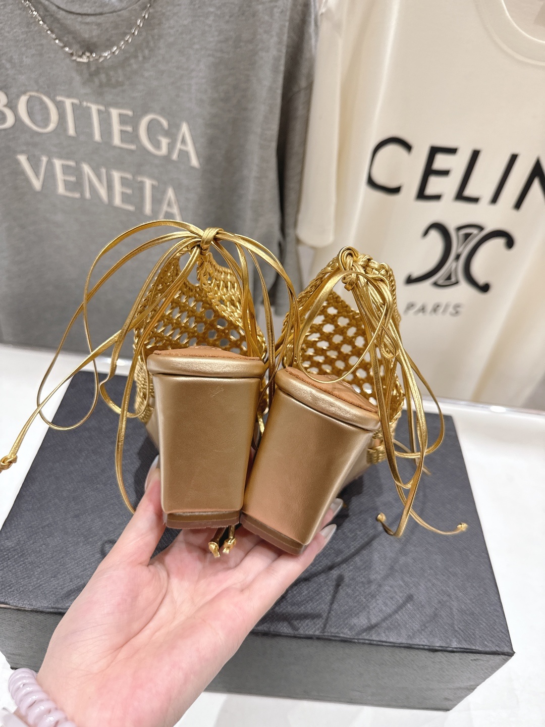 高版本出厂 独家新品 Alaia 阿莱亚25ss/ 走秀款厚底坡跟网面鞋凉鞋 最近超火的一款网面鞋章小蕙