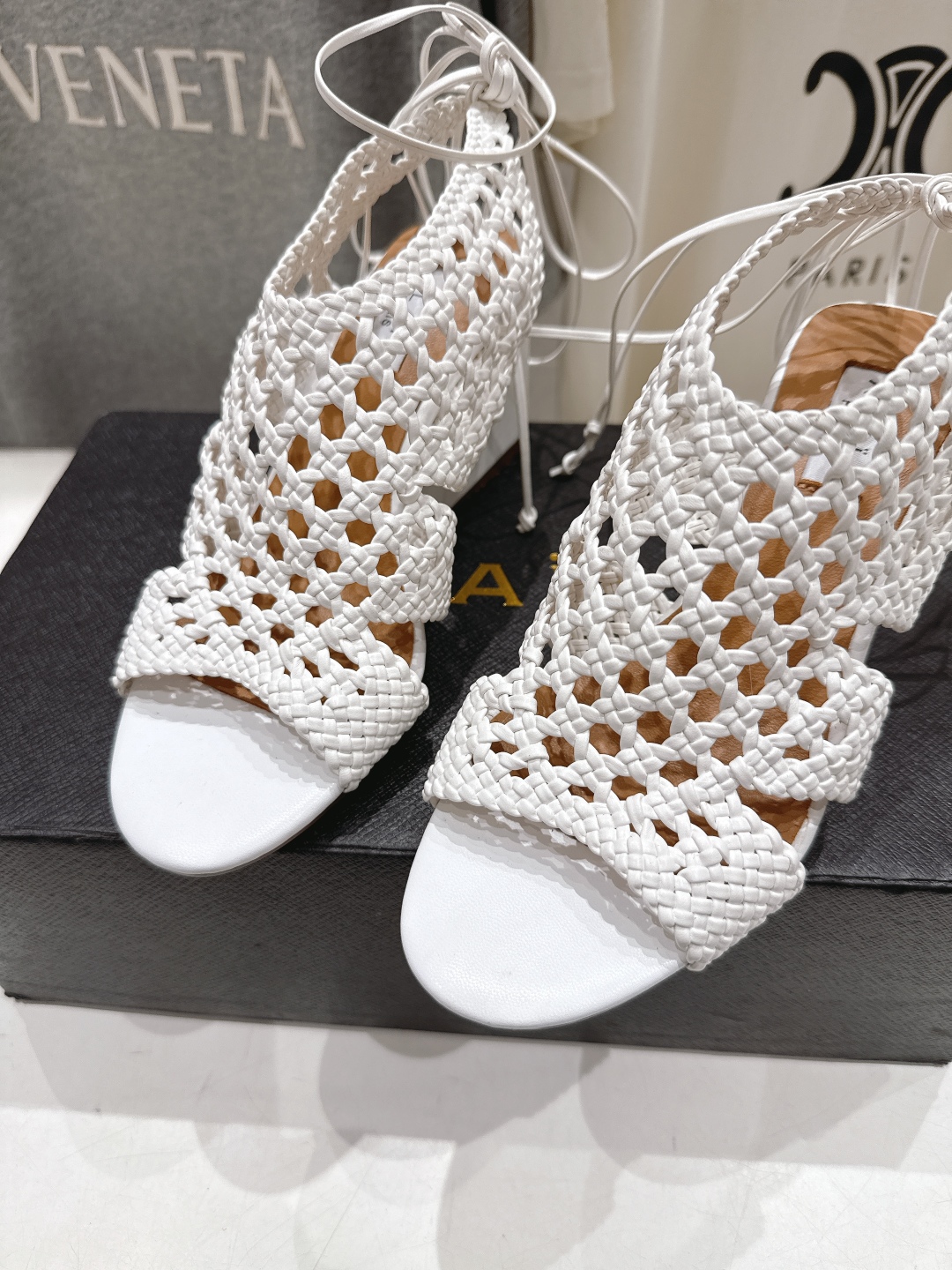 高版本出厂 独家新品 Alaia 阿莱亚25ss/ 走秀款厚底坡跟网面鞋凉鞋 最近超火的一款网面鞋章小蕙