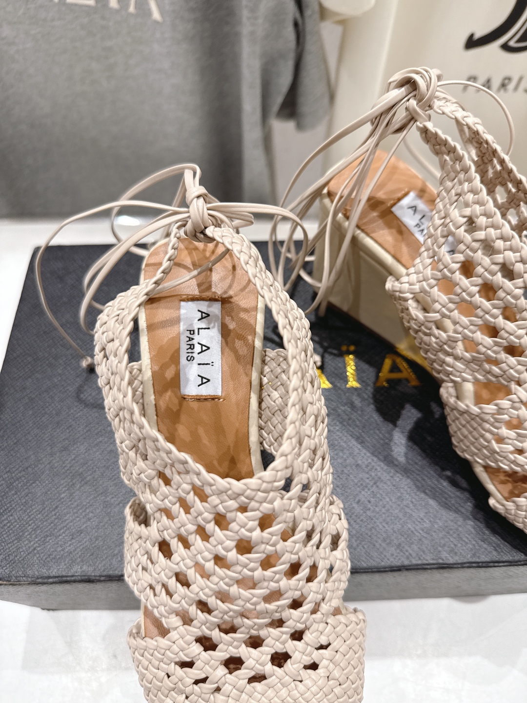 高版本出厂 独家新品 Alaia 阿莱亚25ss/ 走秀款厚底坡跟网面鞋凉鞋 最近超火的一款网面鞋章小蕙