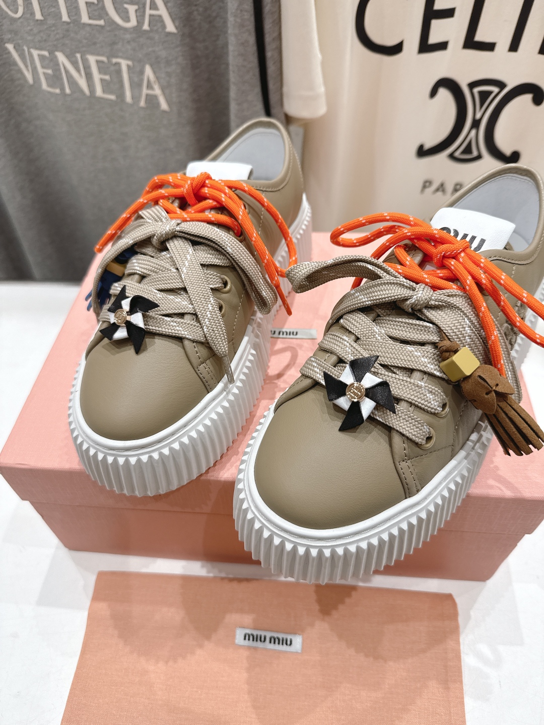 高版本出厂 MiuMiu/繆繆25ss new arrival F039～miu家2025ss走秀款系带