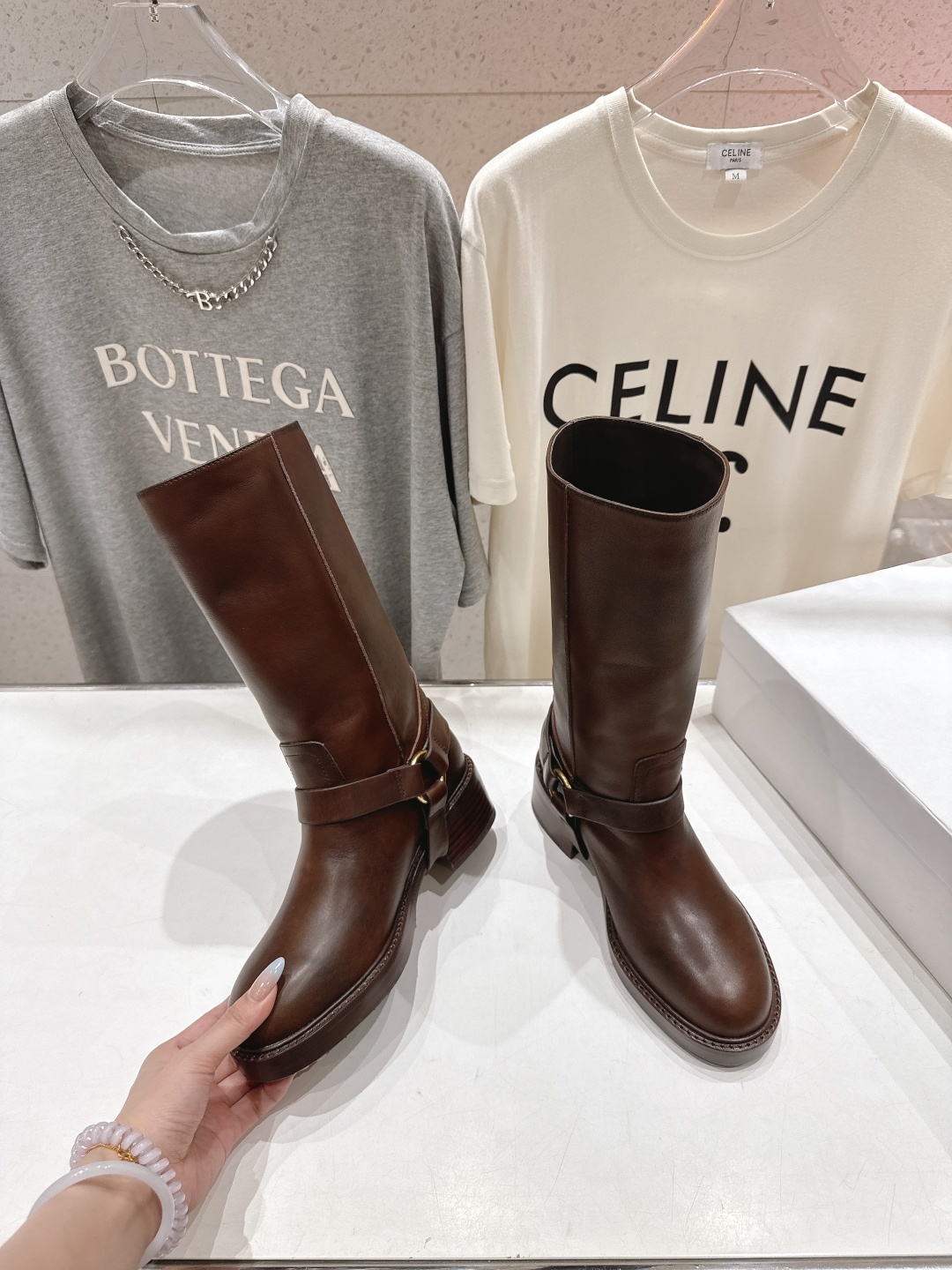 高版本出厂 Chloe-克洛伊F039蔻依 25ss秋冬新款复古机车靴粗跟厚底切尔西靴中筒靴这款靴子上脚