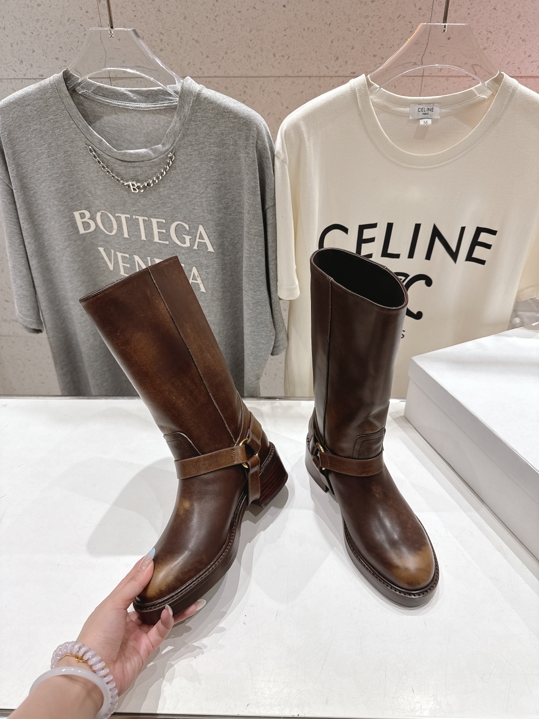 高版本出厂 Chloe-克洛伊F039蔻依 25ss秋冬新款复古机车靴粗跟厚底切尔西靴中筒靴这款靴子上脚