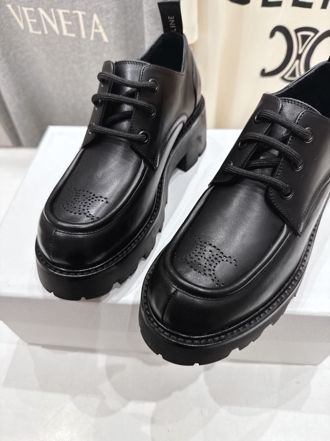 高版本出厂 CELINE*赛琳2025ss新款复古厚底乐福鞋休闲鞋网红爆款来袭！各大网红抢先体验、Cel