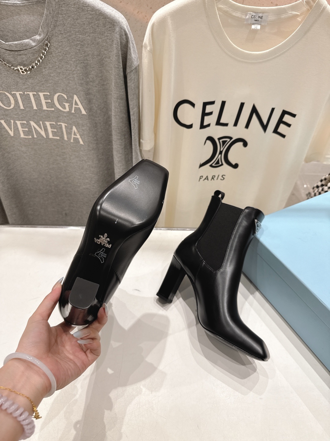 高版本出厂 Prada*普拉达P家F025 2025ss秋冬新品三角扣切尔西高跟短靴时髦百搭nice单品