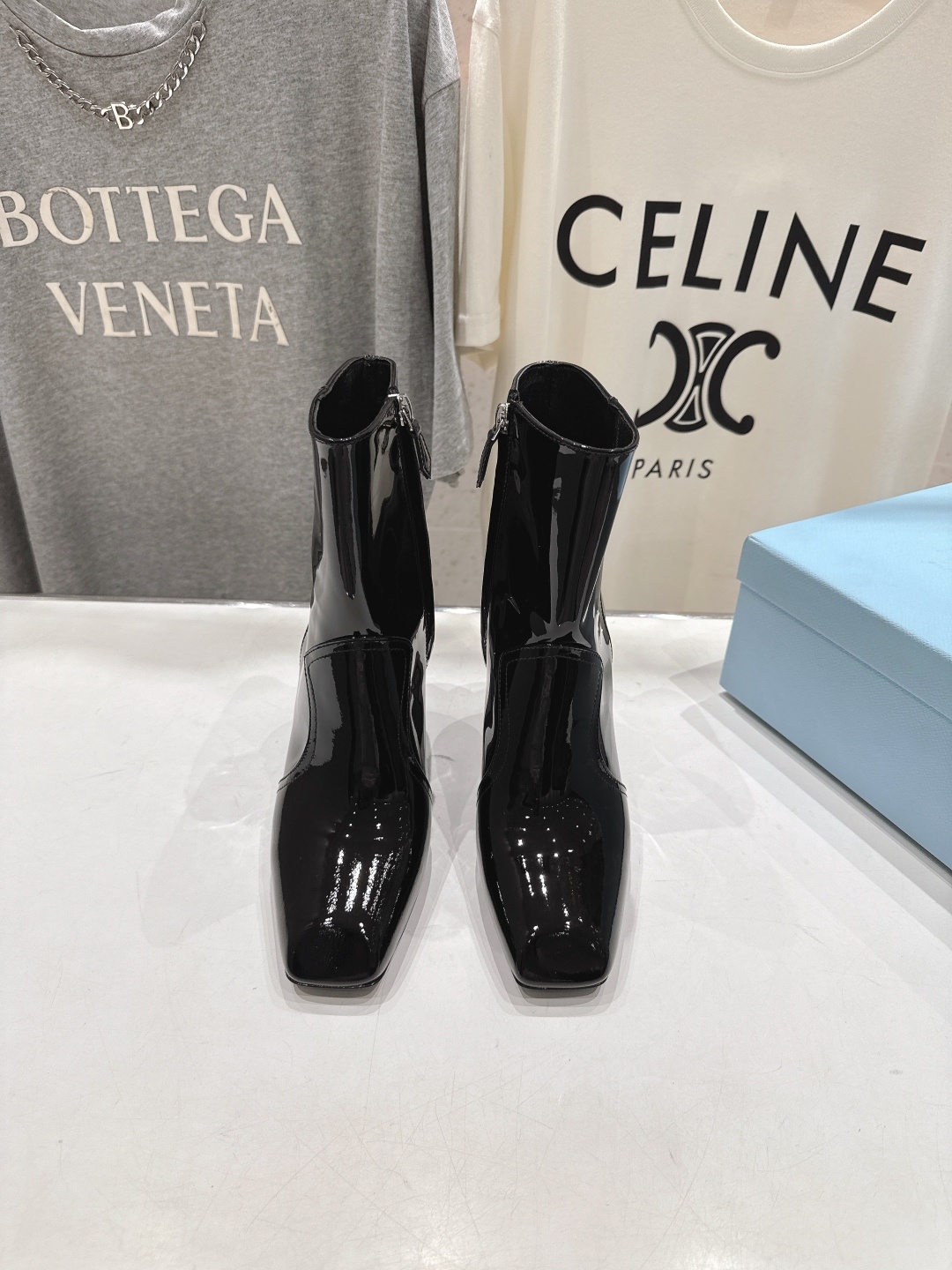 高版本出厂 Prada*普拉达P家F025 2025ss秋冬新品三角扣切尔西高跟短靴时髦百搭nice单品