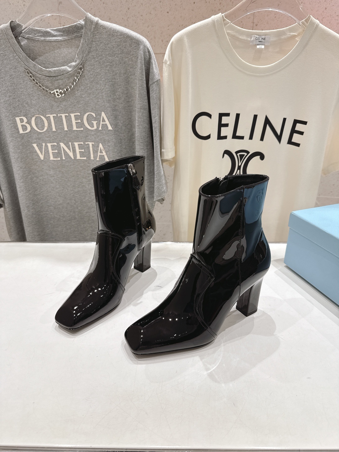 高版本出厂 Prada*普拉达P家F025 2025ss秋冬新品三角扣切尔西高跟短靴时髦百搭nice单品