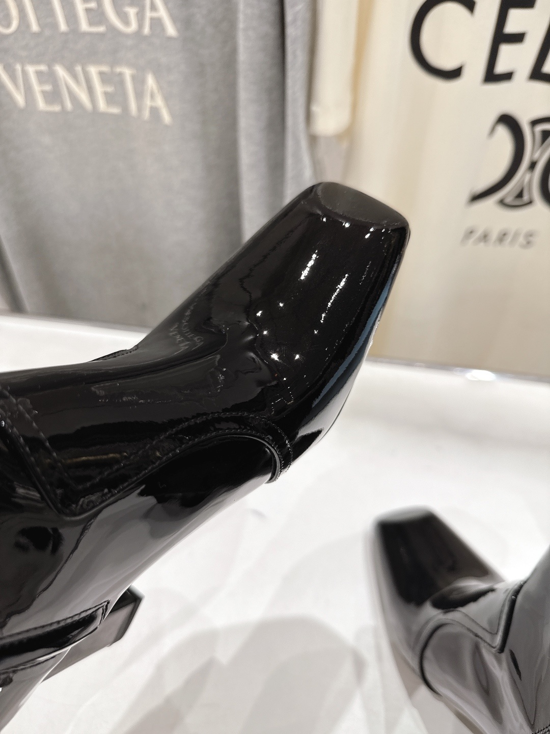 高版本出厂 Prada*普拉达P家F025 2025ss秋冬新品三角扣切尔西高跟短靴时髦百搭nice单品