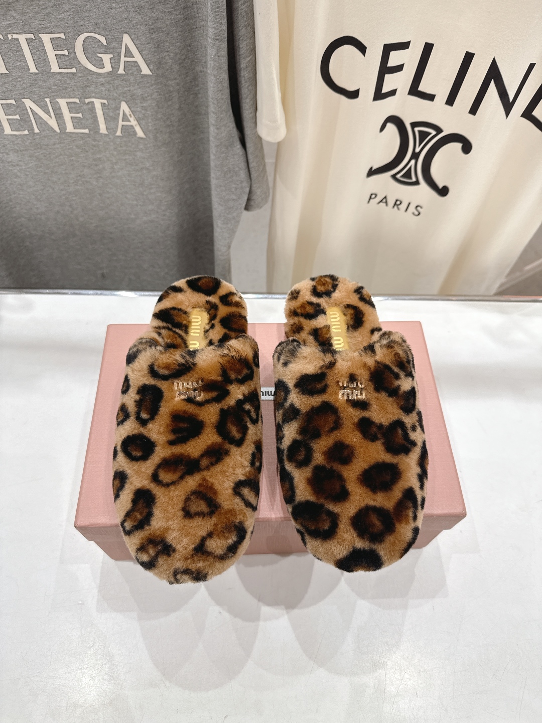 高版本出厂 MiuMiu/缪缪 2025ss秋冬新款勃肯包头毛毛拖鞋毛毛鞋缪缪又让我重新爱了它一次！这季