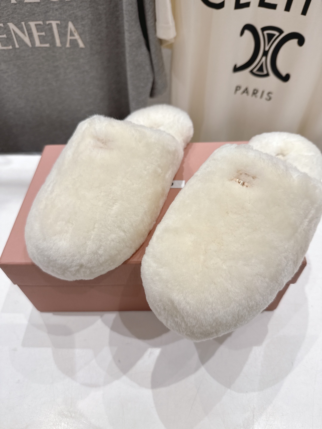 高版本出厂 MiuMiu/缪缪 2025ss秋冬新款勃肯包头毛毛拖鞋毛毛鞋缪缪又让我重新爱了它一次!这季