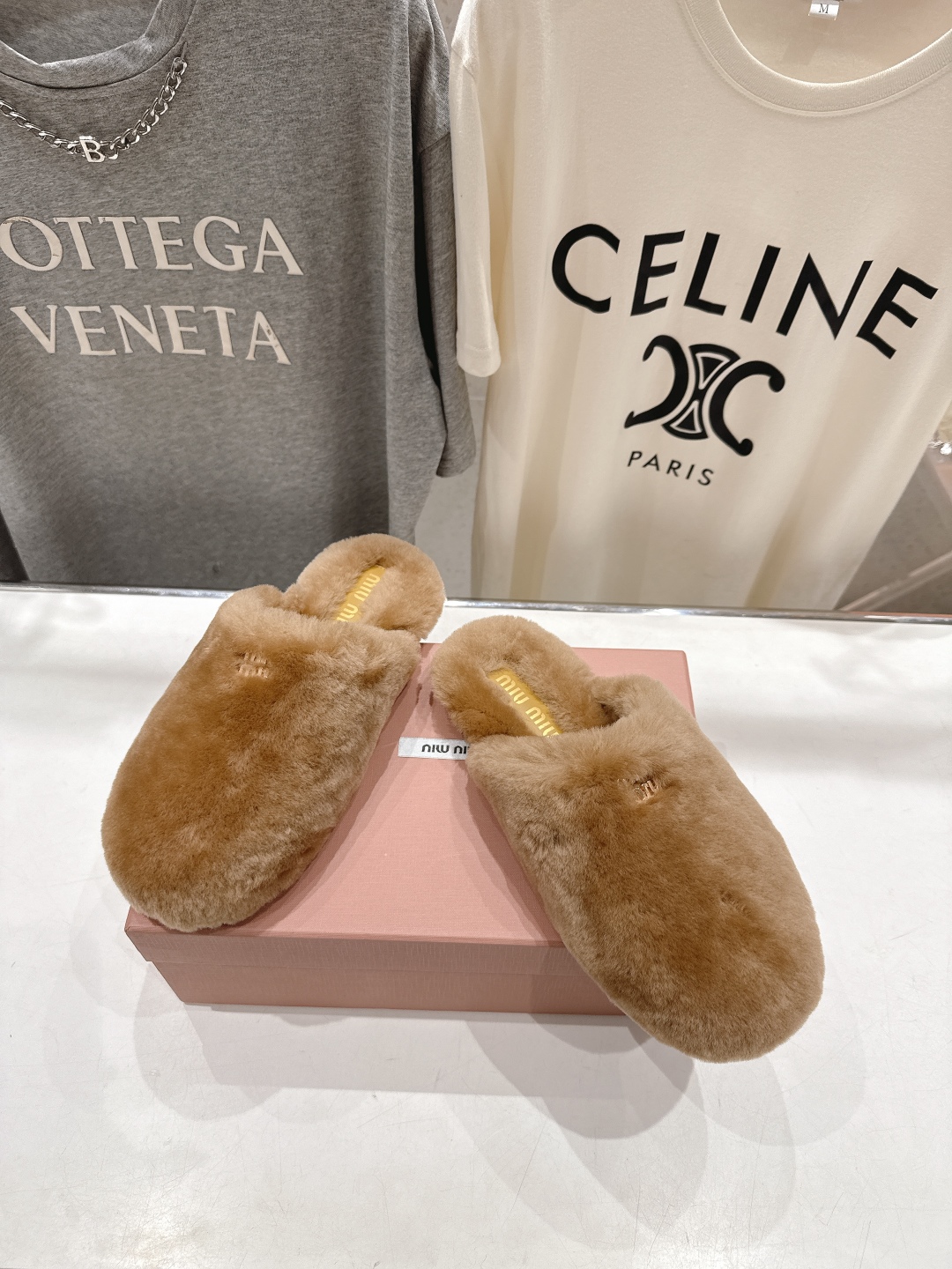 高版本出厂 MiuMiu/缪缪 2025ss秋冬新款勃肯包头毛毛拖鞋毛毛鞋缪缪又让我重新爱了它一次！这季