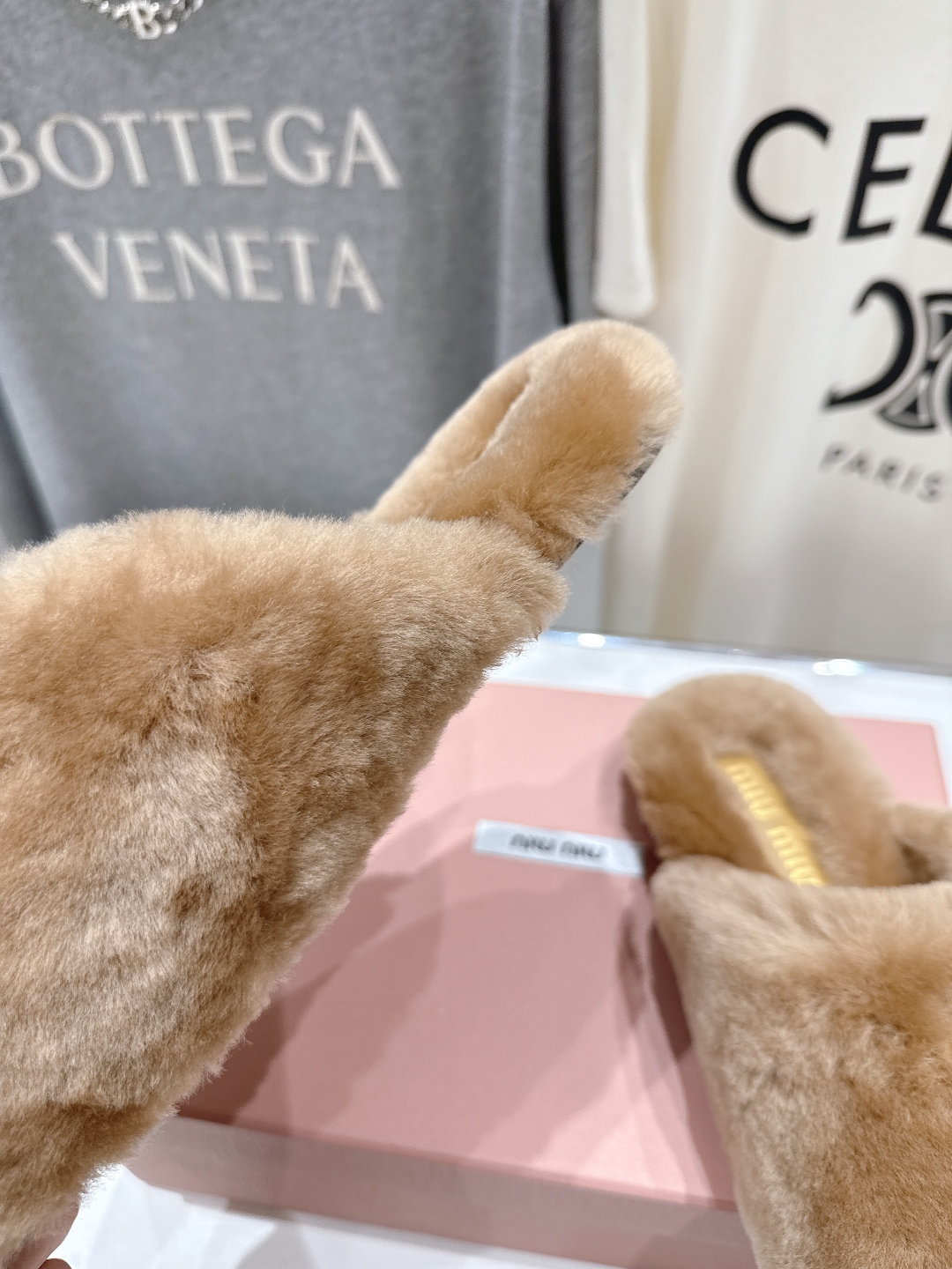 高版本出厂 MiuMiu/缪缪 2025ss秋冬新款勃肯包头毛毛拖鞋毛毛鞋缪缪又让我重新爱了它一次！这季