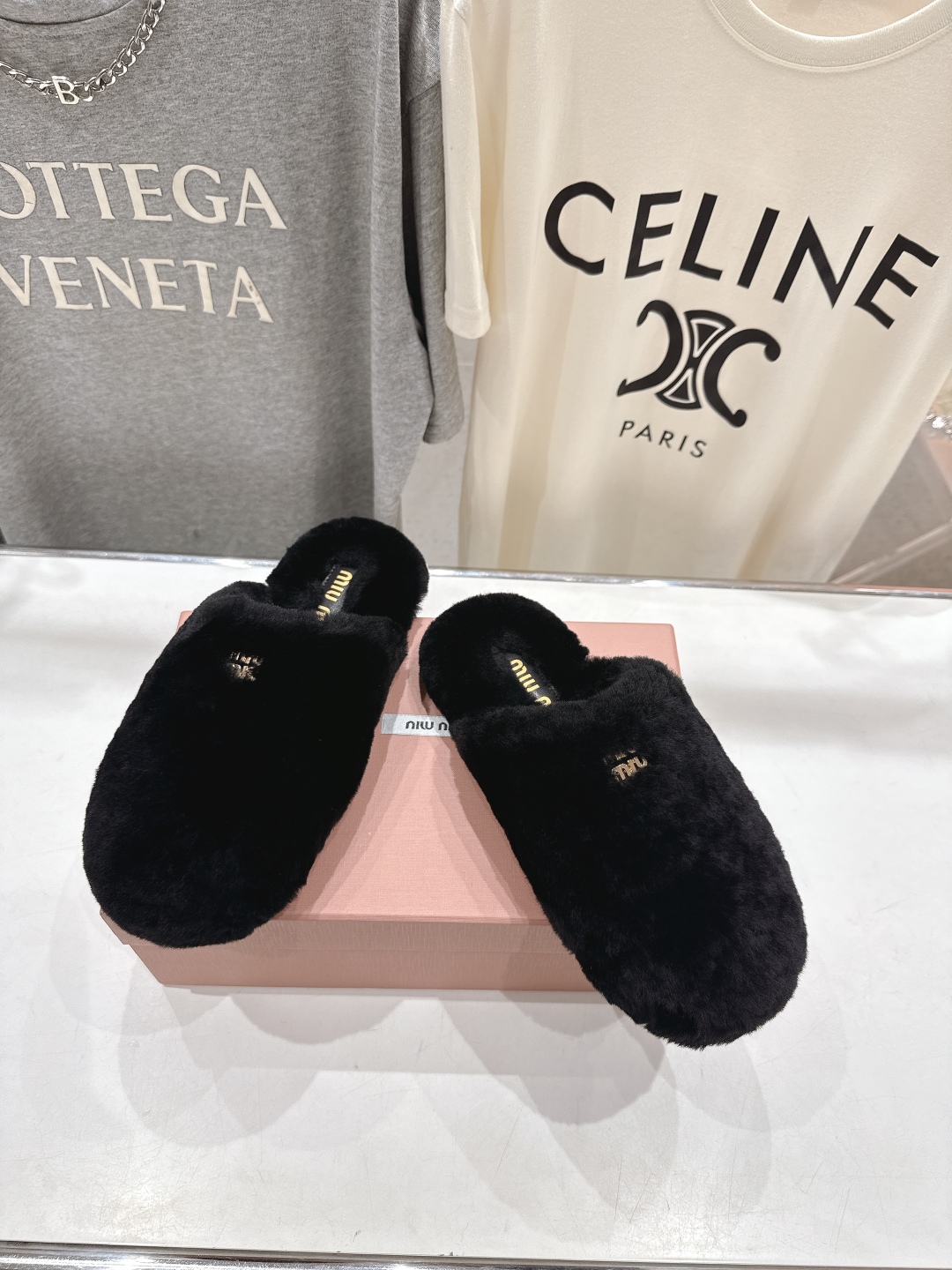 高版本出厂 MiuMiu/缪缪 2025ss秋冬新款勃肯包头毛毛拖鞋毛毛鞋缪缪又让我重新爱了它一次！这季