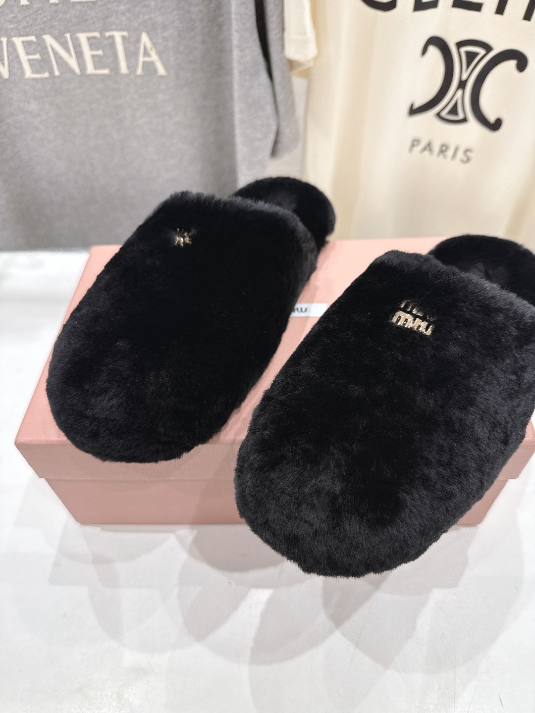 高版本出厂 MiuMiu/缪缪 2025ss秋冬新款勃肯包头毛毛拖鞋毛毛鞋缪缪又让我重新爱了它一次！这季