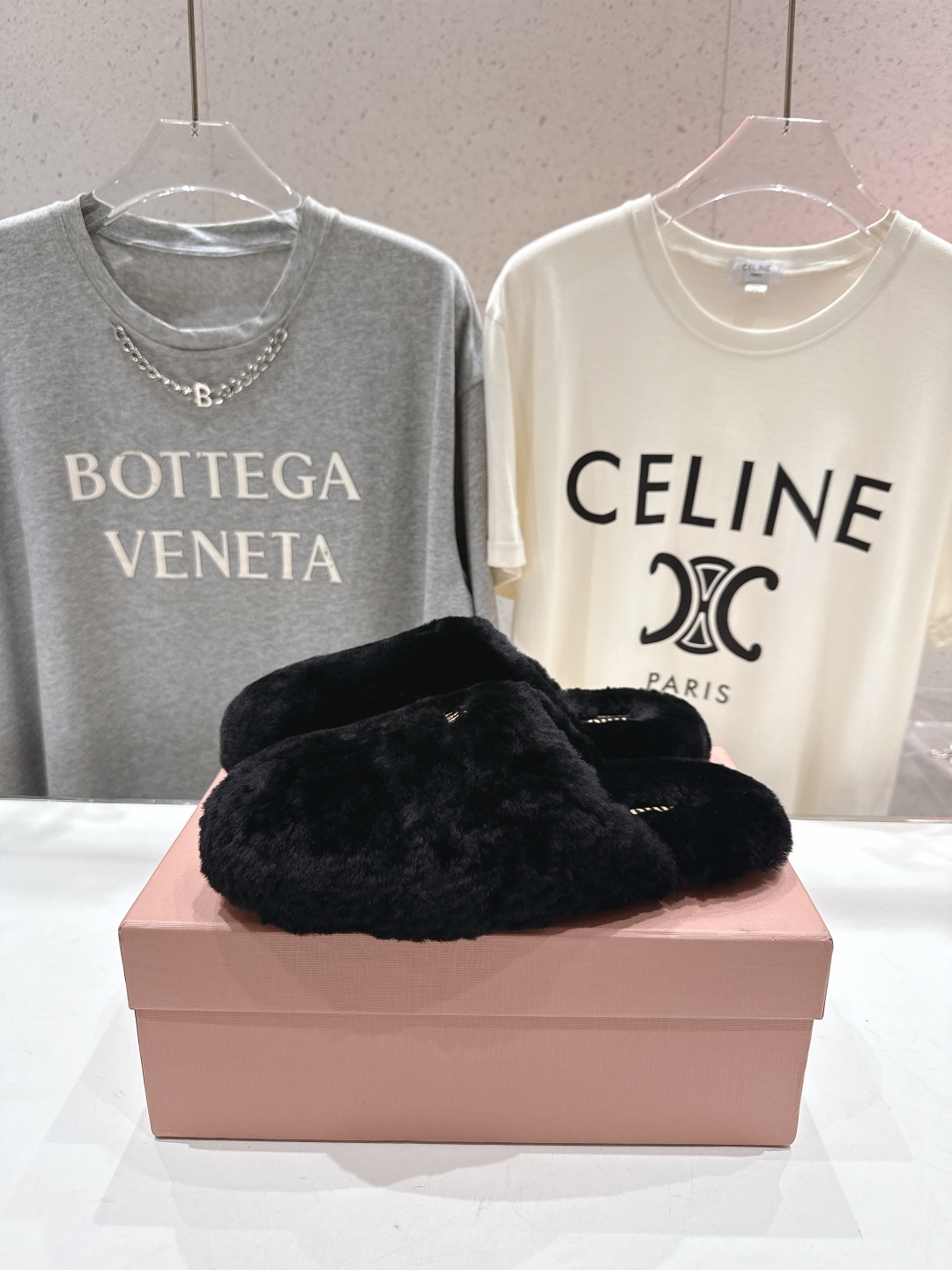 高版本出厂 MiuMiu/缪缪 2025ss秋冬新款勃肯包头毛毛拖鞋毛毛鞋缪缪又让我重新爱了它一次！这季