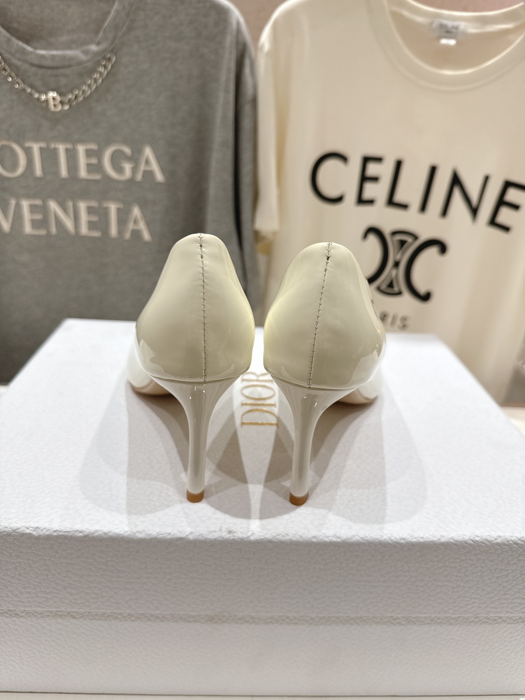 高版本出厂 DIOR*迪奥D家2025ss新款尖头高跟鞋时装鞋!顶级版本~超美的脚踝扣上脚超仙儿尖头设计