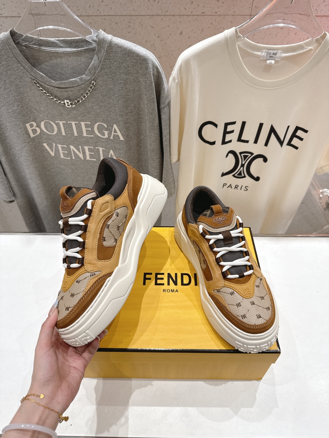 高版本出厂 只有男款 Fendi/芬迪2025ss新款 First 1系列网面系带厚底男士休闲运动鞋顶级