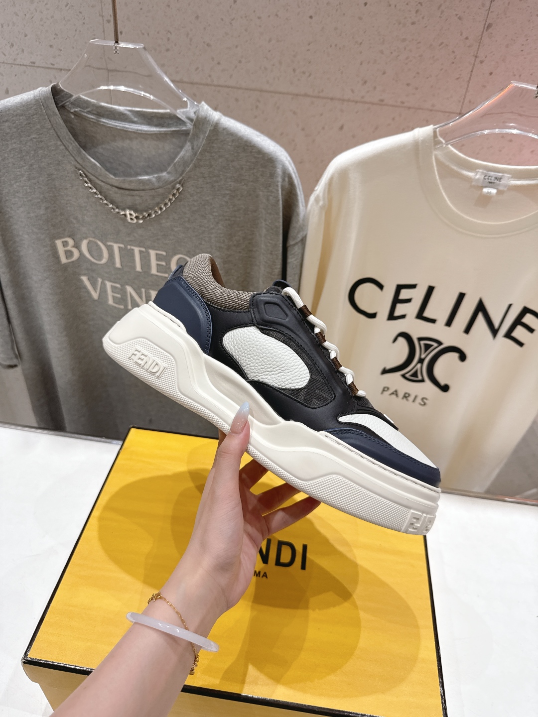 高版本出厂 只有男款 Fendi/芬迪2025ss新款 First 1系列网面系带厚底男士休闲运动鞋顶级