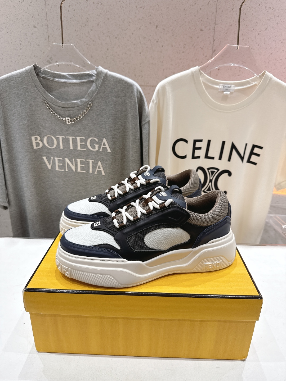 高版本出厂 只有男款 Fendi/芬迪2025ss新款 First 1系列网面系带厚底男士休闲运动鞋顶级