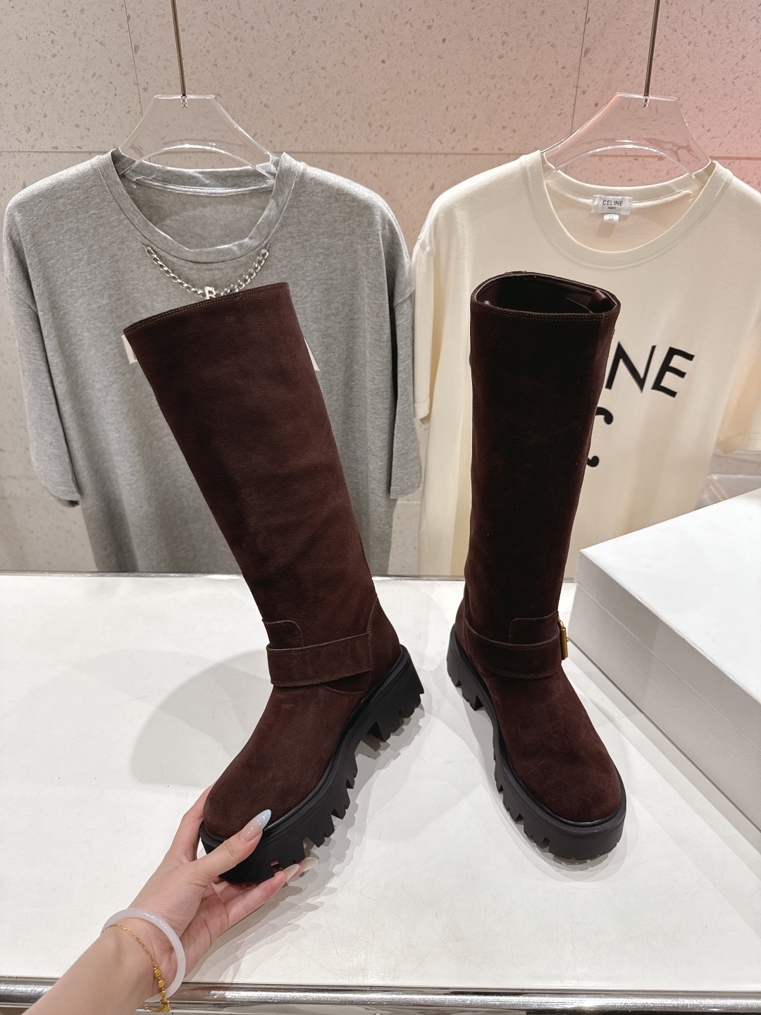 高版本出厂 prada/普拉达F029 2025ss秋冬新款三角扣厚底长靴马丁靴,非常耐看的一款走秀款长