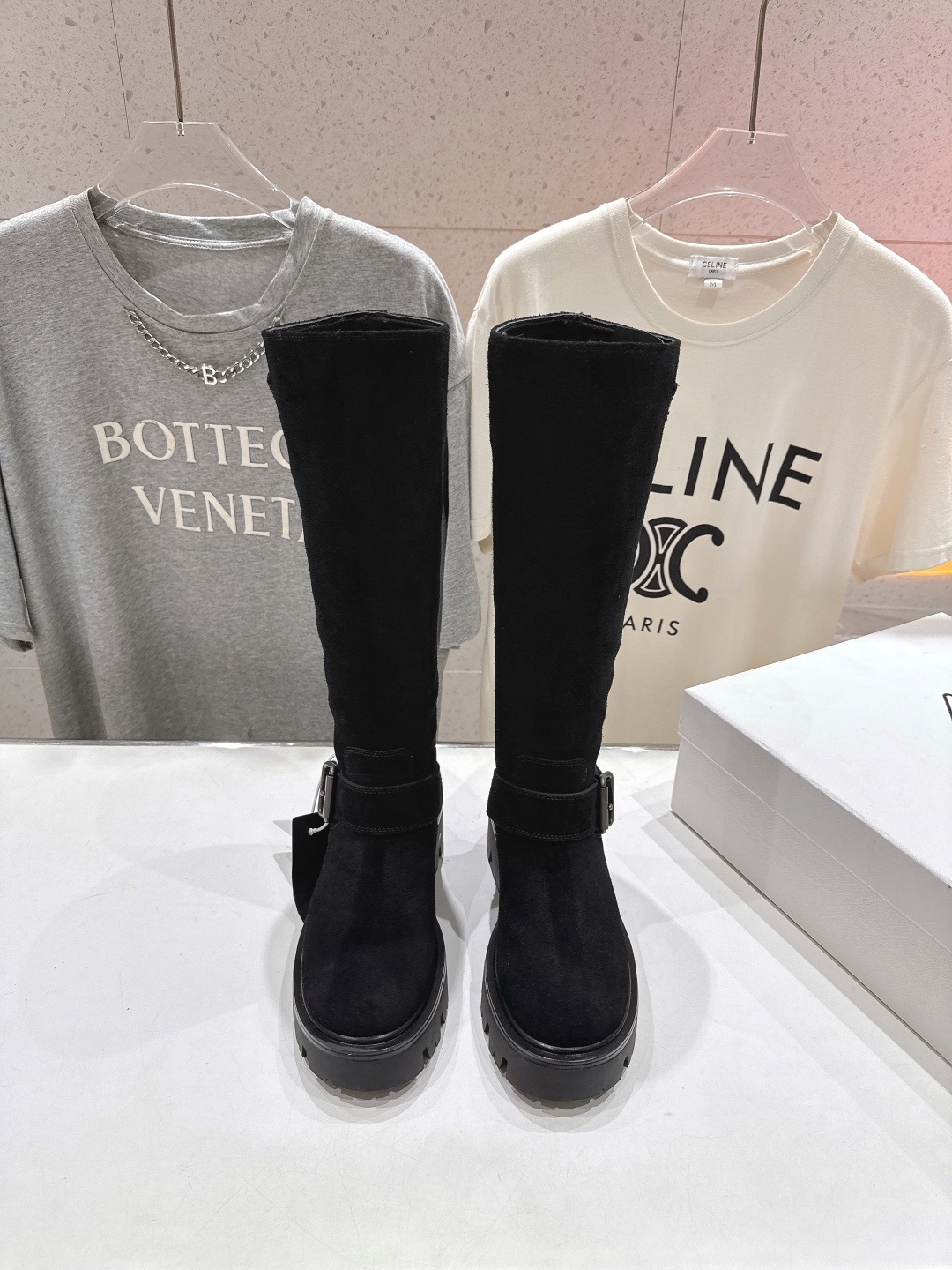 高版本出厂 prada/普拉达F029 2025ss秋冬新款三角扣厚底长靴马丁靴,非常耐看的一款走秀款长