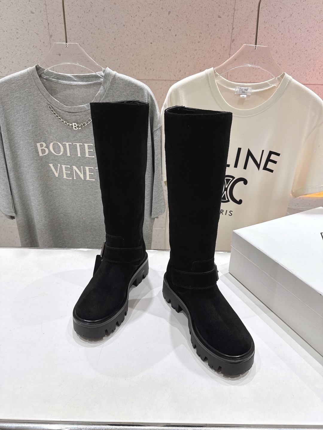 高版本出厂 prada/普拉达F029 2025ss秋冬新款三角扣厚底长靴马丁靴,非常耐看的一款走秀款长