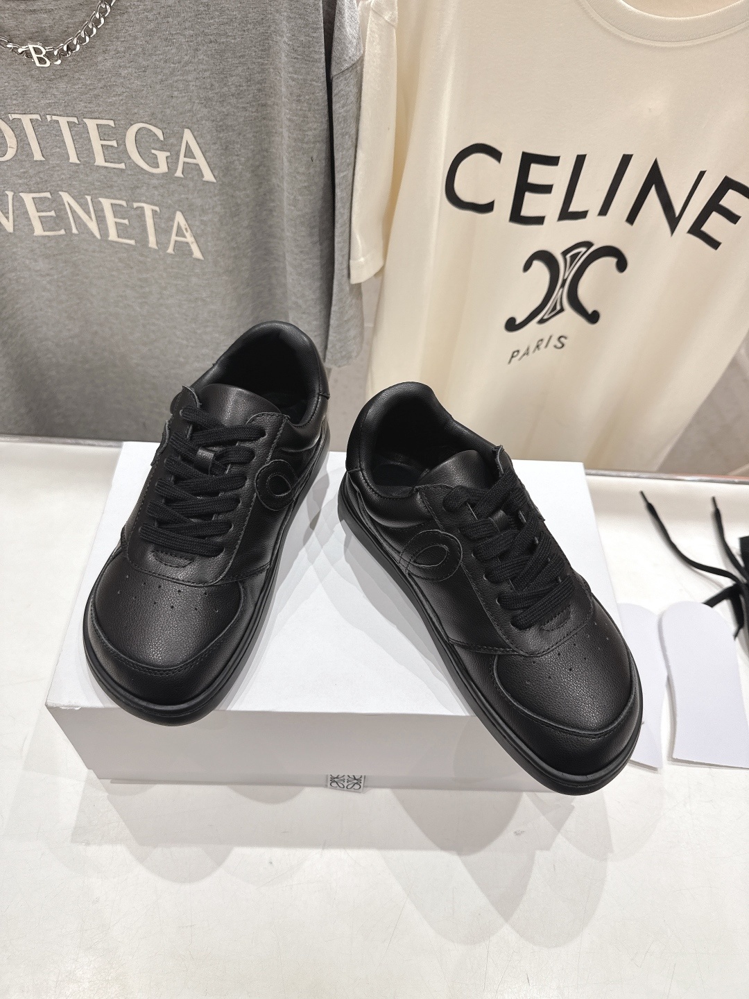 高版本出厂 情侣款 LOEWE/罗意威 25ss秋冬新款Jambo板鞋绑带复古英伦风小白鞋休闲鞋~市场高
