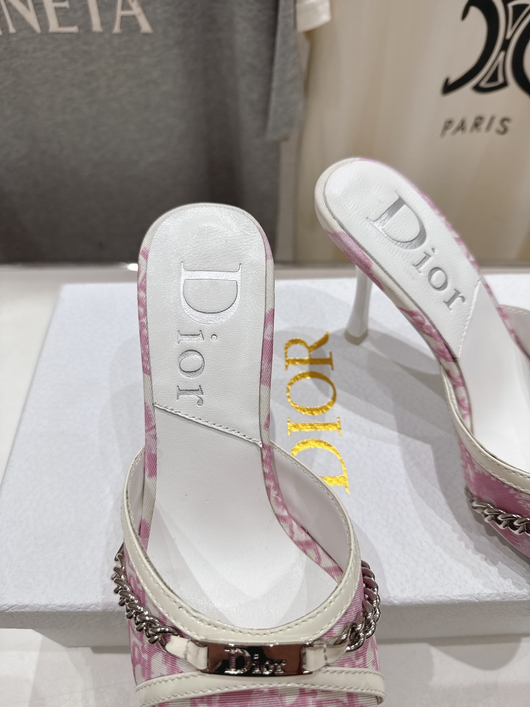 高版本出厂 Dior*迪奥2025ss F031新款高跟拖鞋♕♕公主范十足,颜色非常抬肤色,迷人的复古美