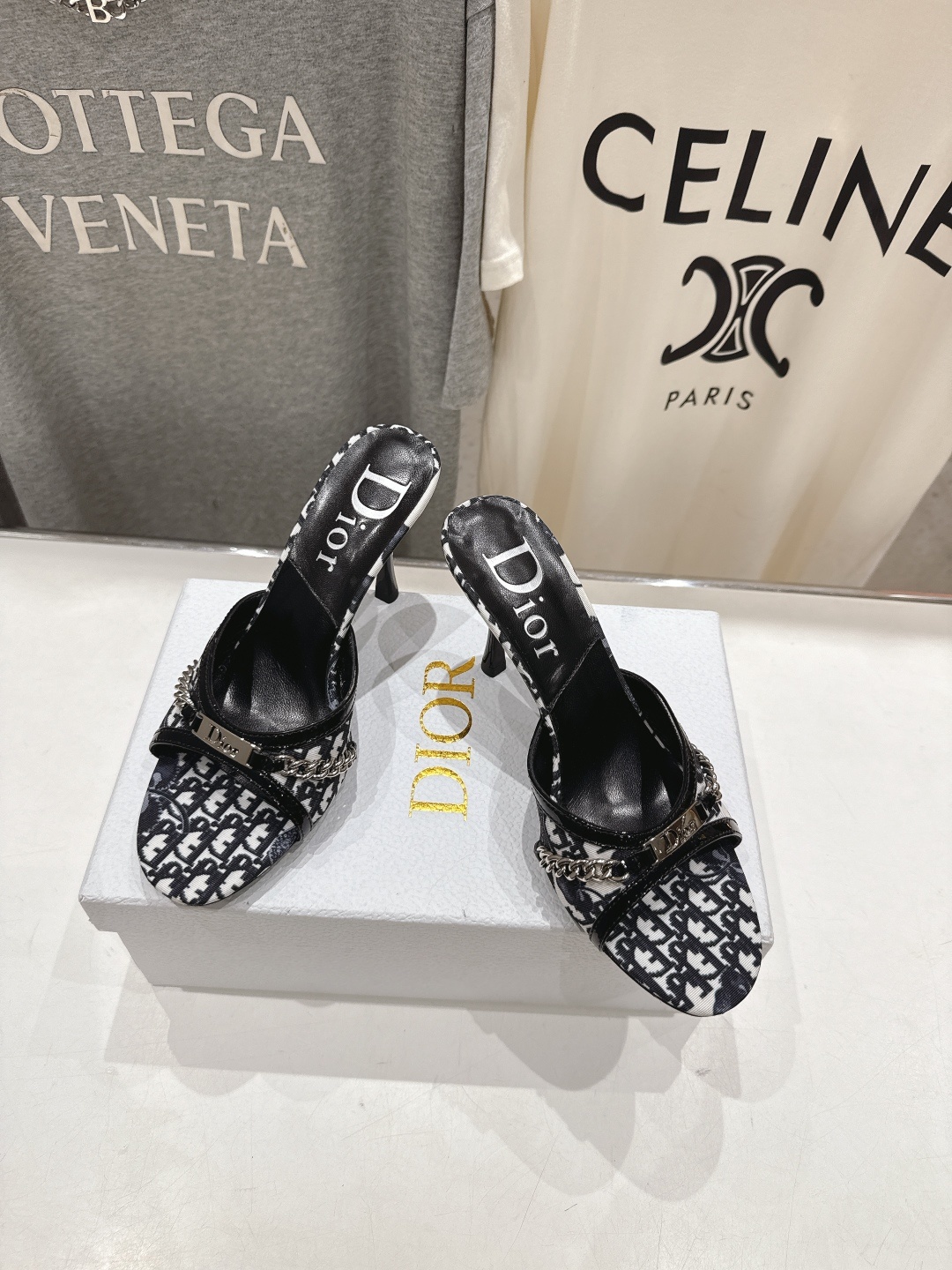 高版本出厂 Dior*迪奥2025ss F031新款高跟拖鞋♕♕公主范十足,颜色非常抬肤色,迷人的复古美