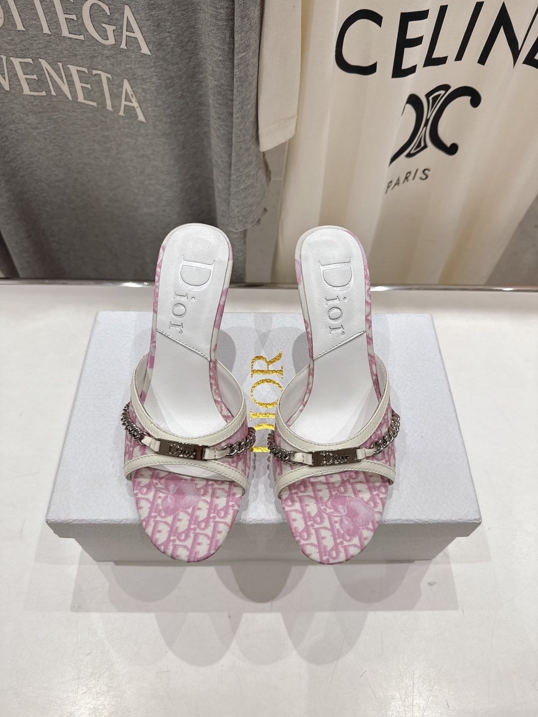 高版本出厂 Dior*迪奥2025ss F031新款高跟拖鞋♕♕公主范十足,颜色非常抬肤色,迷人的复古美