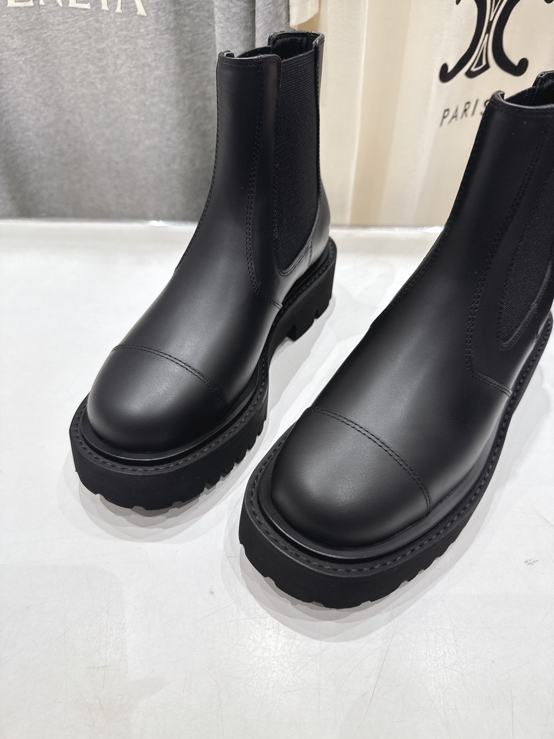 高版本出厂 Chanel/香奈儿… fw25ssF026 小香2025秋冬切尔西短靴，原版拆卸精准拷贝，