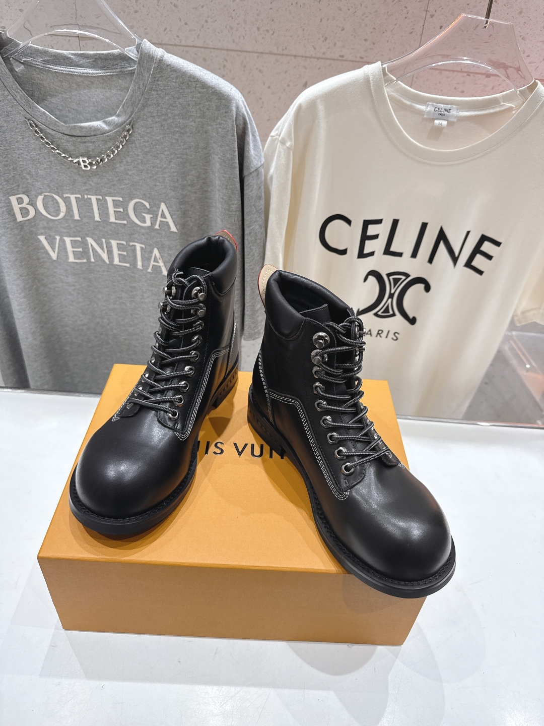 高版本出厂 只有男码 LOUIS VUITTON ss25 LV驴牌新款厚底系带大头鞋男士休闲鞋高帮小短