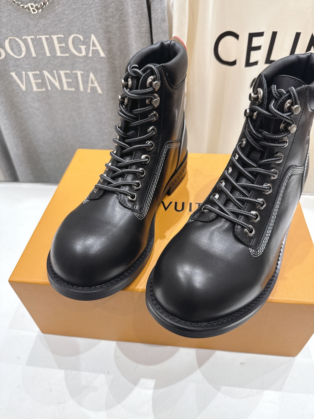 高版本出厂 只有男码 LOUIS VUITTON ss25 LV驴牌新款厚底系带大头鞋男士休闲鞋高帮小短