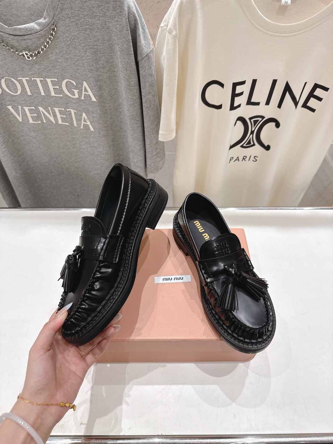 高版本出厂 MiuMiu/缪缪2025ss走秀新款·流苏饰扣驾车鞋一脚蹬乐福鞋小皮鞋休闲鞋这款永不过时的