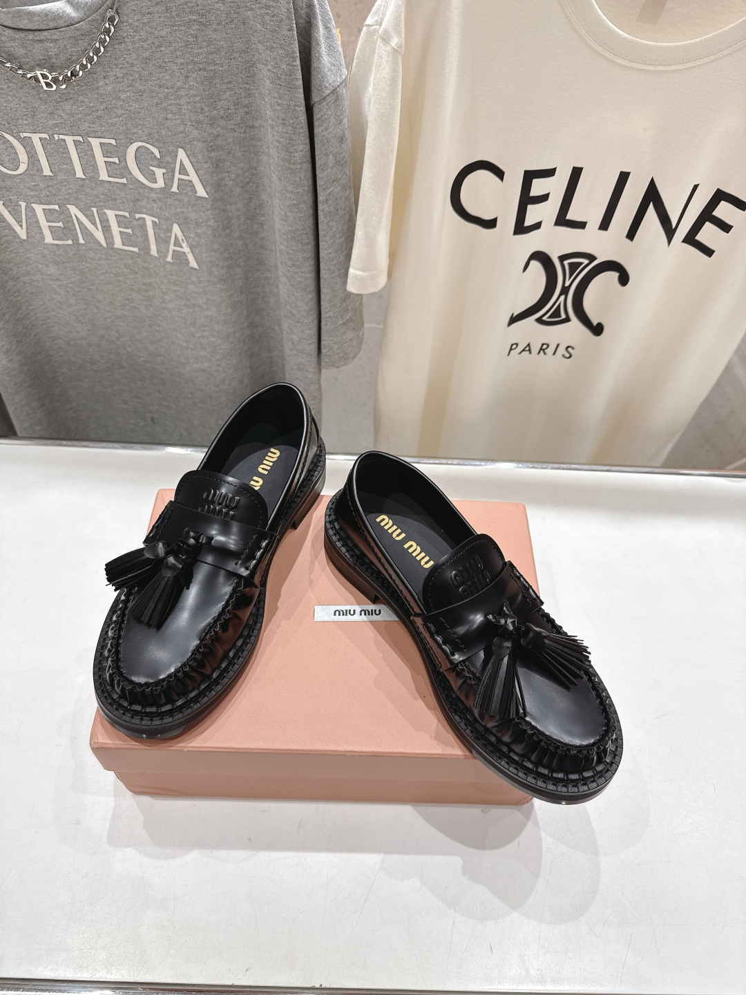 高版本出厂 MiuMiu/缪缪2025ss走秀新款·流苏饰扣驾车鞋一脚蹬乐福鞋小皮鞋休闲鞋这款永不过时的
