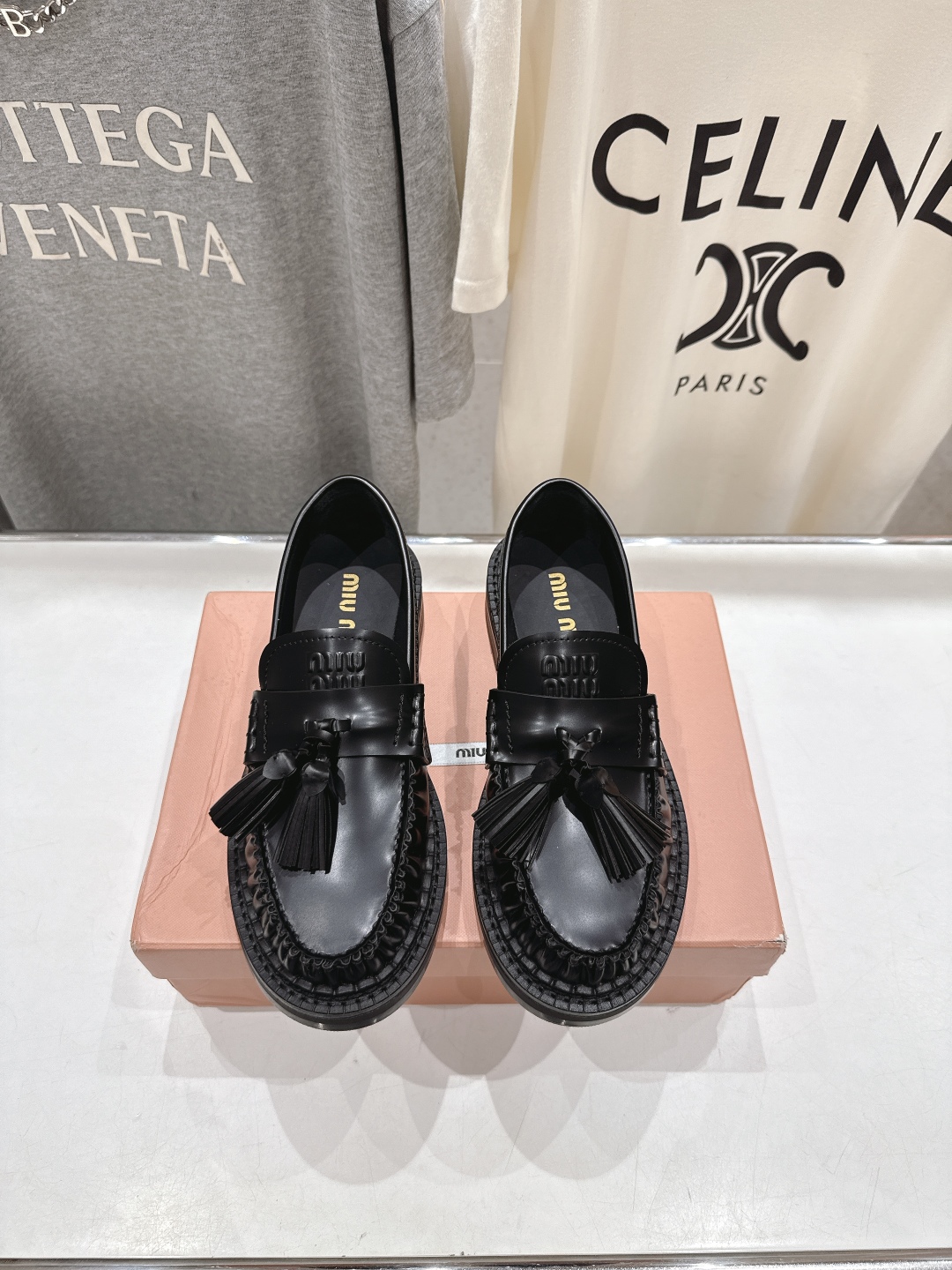 高版本出厂 MiuMiu/缪缪2025ss走秀新款·流苏饰扣驾车鞋一脚蹬乐福鞋小皮鞋休闲鞋这款永不过时的