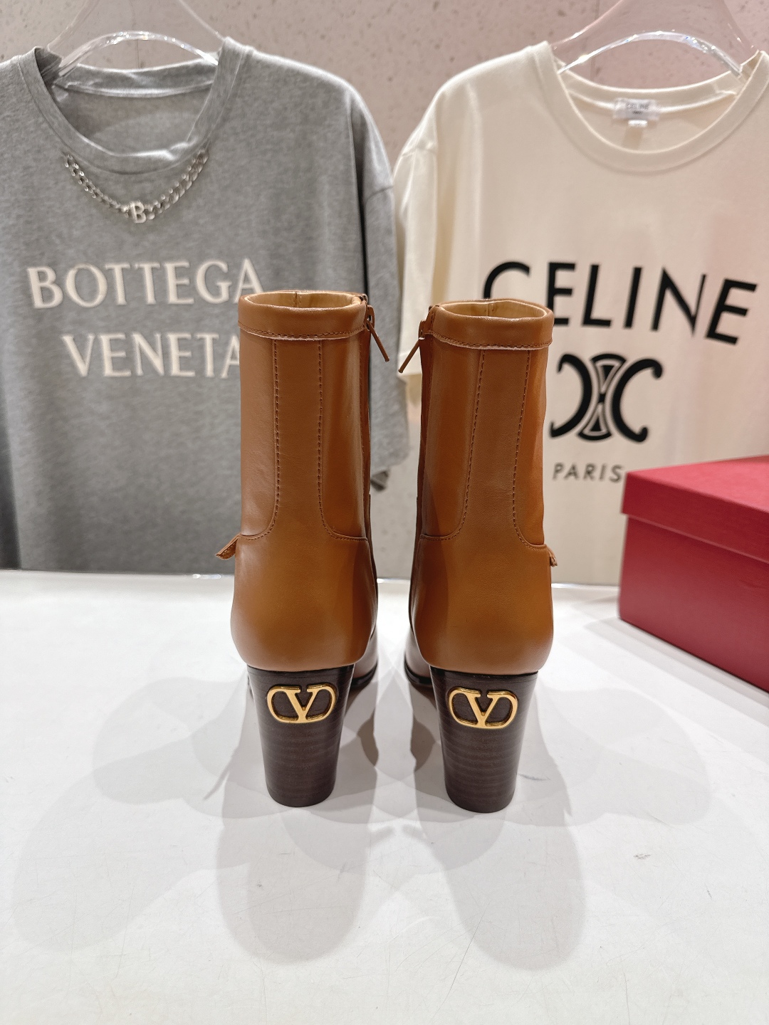 高版本出厂 ～New～顶级制作·Valentino·华伦天奴〰️2025ss秋冬系列新款高跟短靴创新与经
