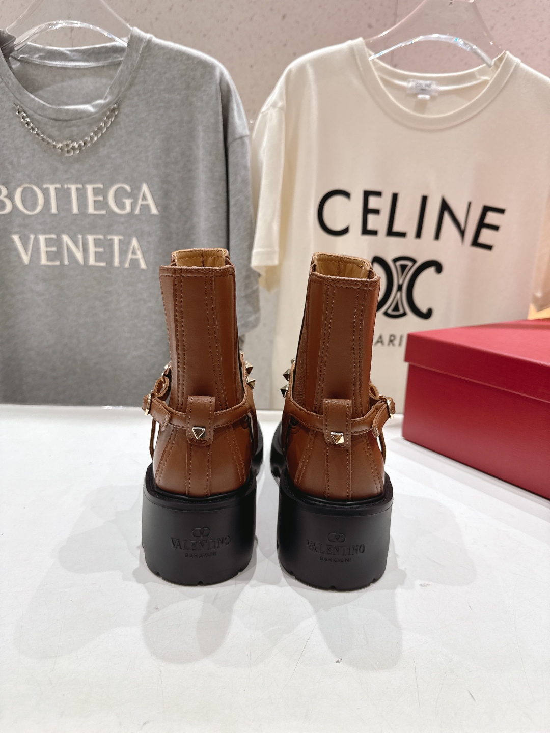 高版本出厂 ～New～顶级制作·Valentino·华伦天奴〰️2025ss秋冬系列新款切尔西短靴创新与
