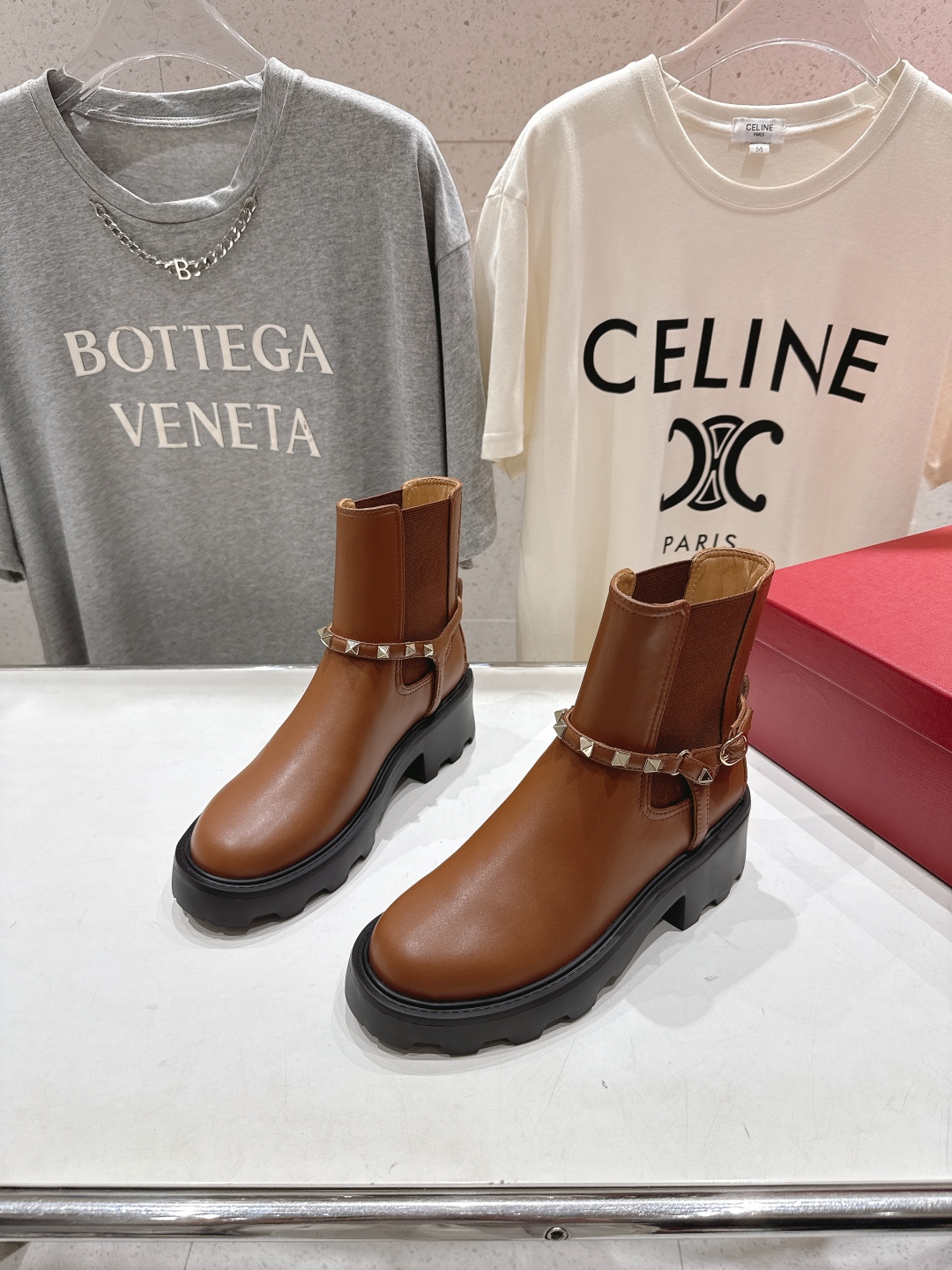 高版本出厂 ～New～顶级制作·Valentino·华伦天奴〰️2025ss秋冬系列新款切尔西短靴创新与