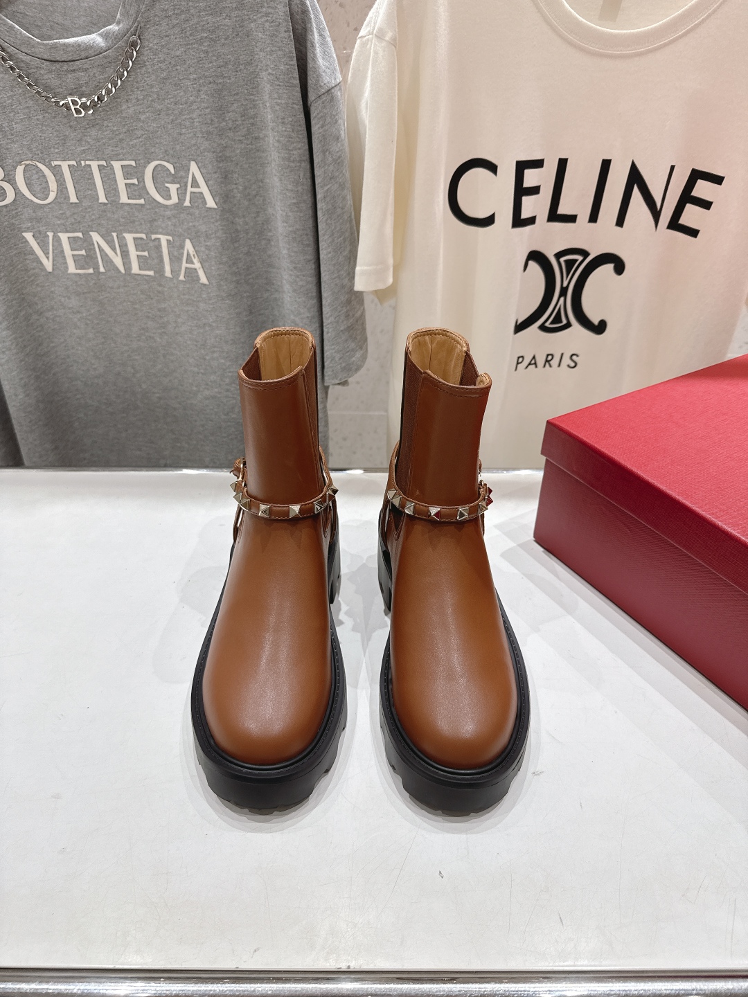 高版本出厂 ～New～顶级制作·Valentino·华伦天奴〰️2025ss秋冬系列新款切尔西短靴创新与
