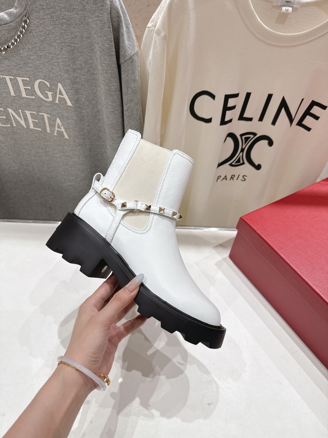 高版本出厂 ~New~顶级制作·Valentino·华伦天奴〰️2025ss秋冬系列新款切尔西短靴创新与