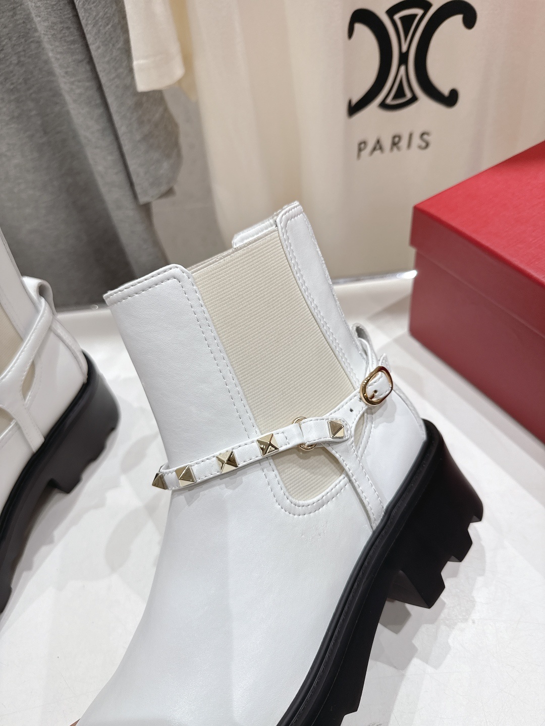 高版本出厂 ~New~顶级制作·Valentino·华伦天奴〰️2025ss秋冬系列新款切尔西短靴创新与