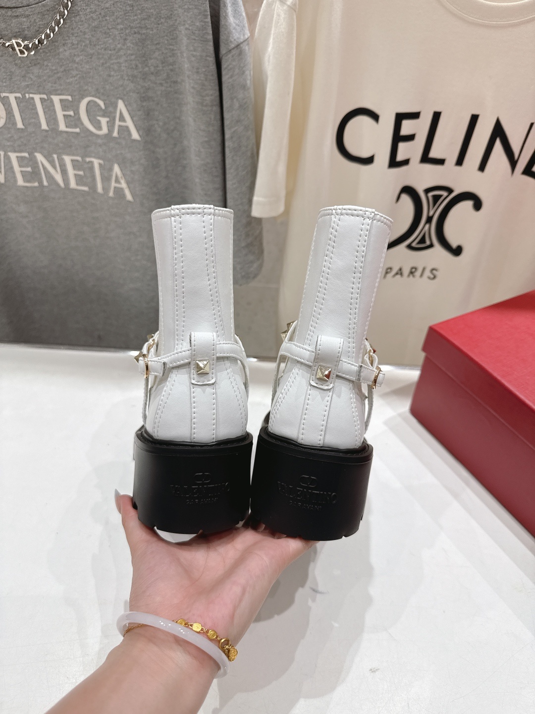 高版本出厂 ~New~顶级制作·Valentino·华伦天奴〰️2025ss秋冬系列新款切尔西短靴创新与