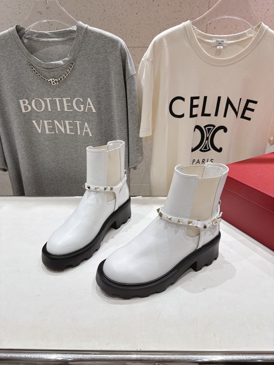 高版本出厂 ~New~顶级制作·Valentino·华伦天奴〰️2025ss秋冬系列新款切尔西短靴创新与