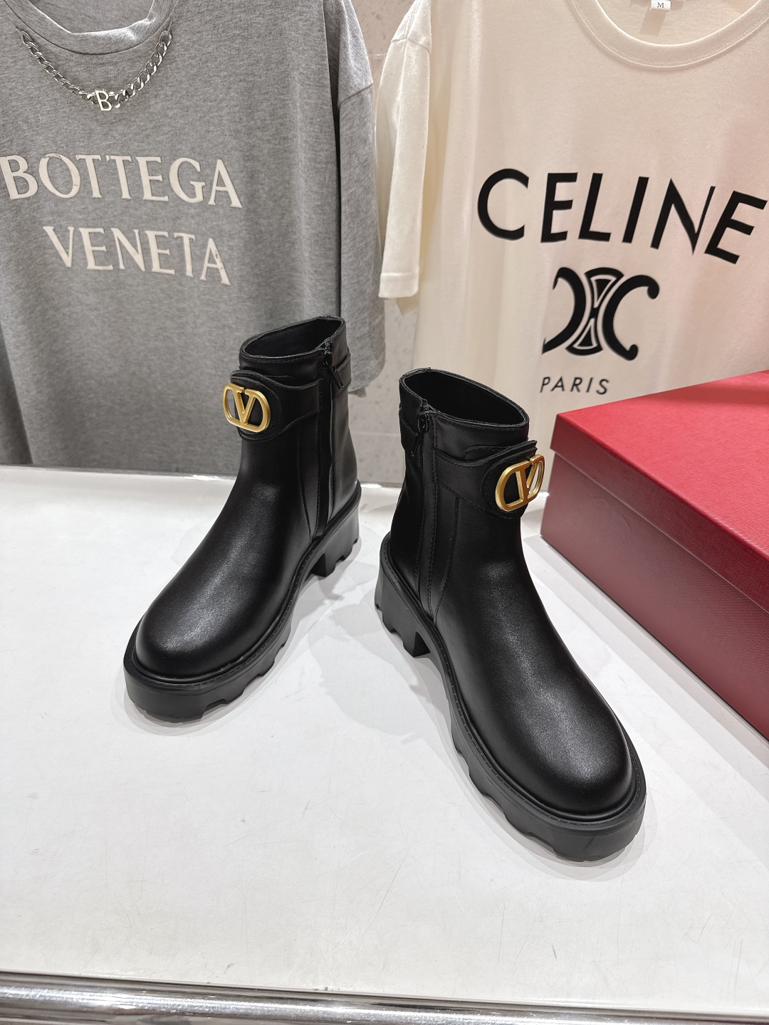 高版本出厂 ～New～顶级制作·Valentino·华伦天奴〰️2025ss秋冬系列新款切尔西短靴创新与