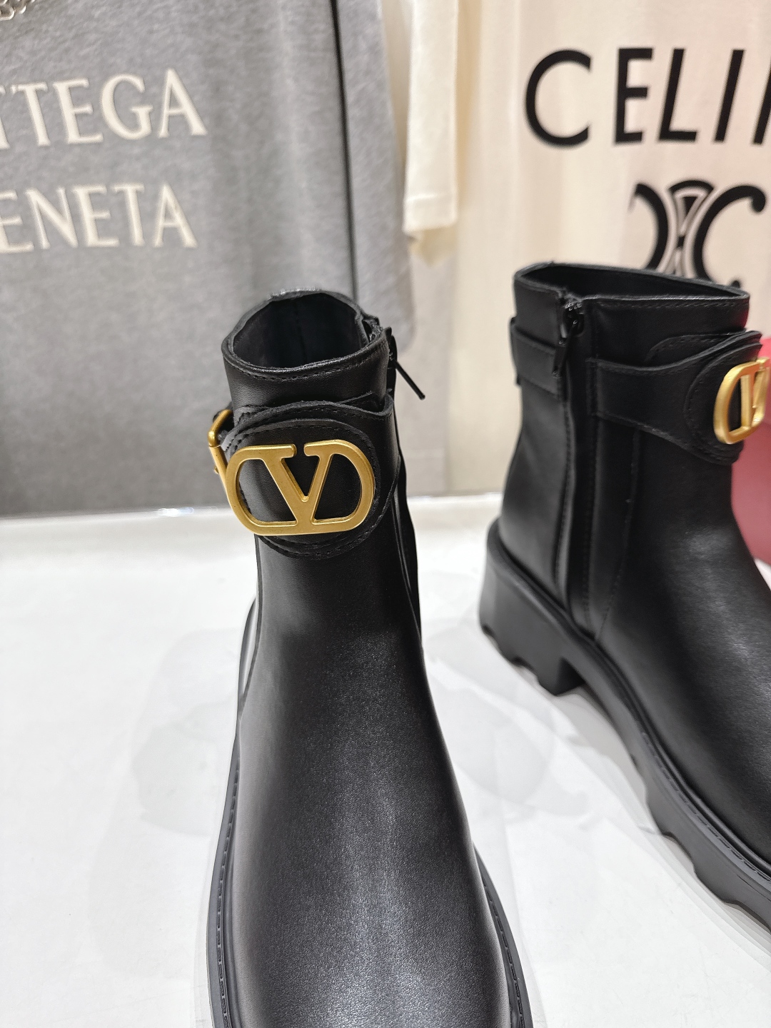 高版本出厂 ～New～顶级制作·Valentino·华伦天奴〰️2025ss秋冬系列新款切尔西短靴创新与