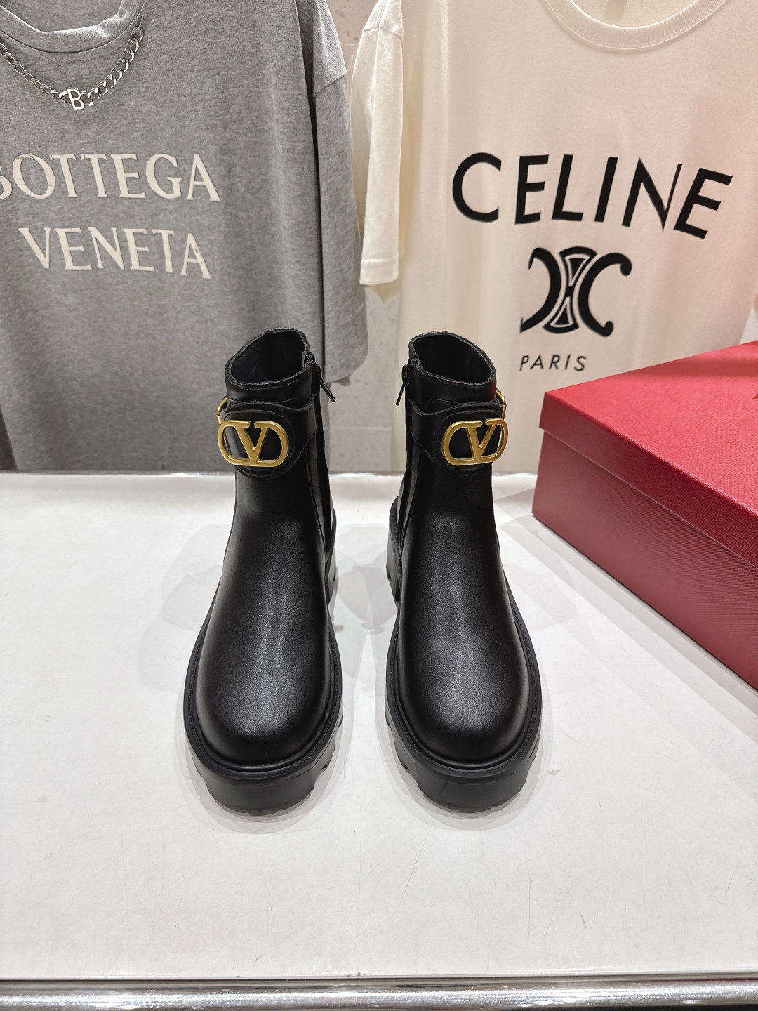高版本出厂 ～New～顶级制作·Valentino·华伦天奴〰️2025ss秋冬系列新款切尔西短靴创新与