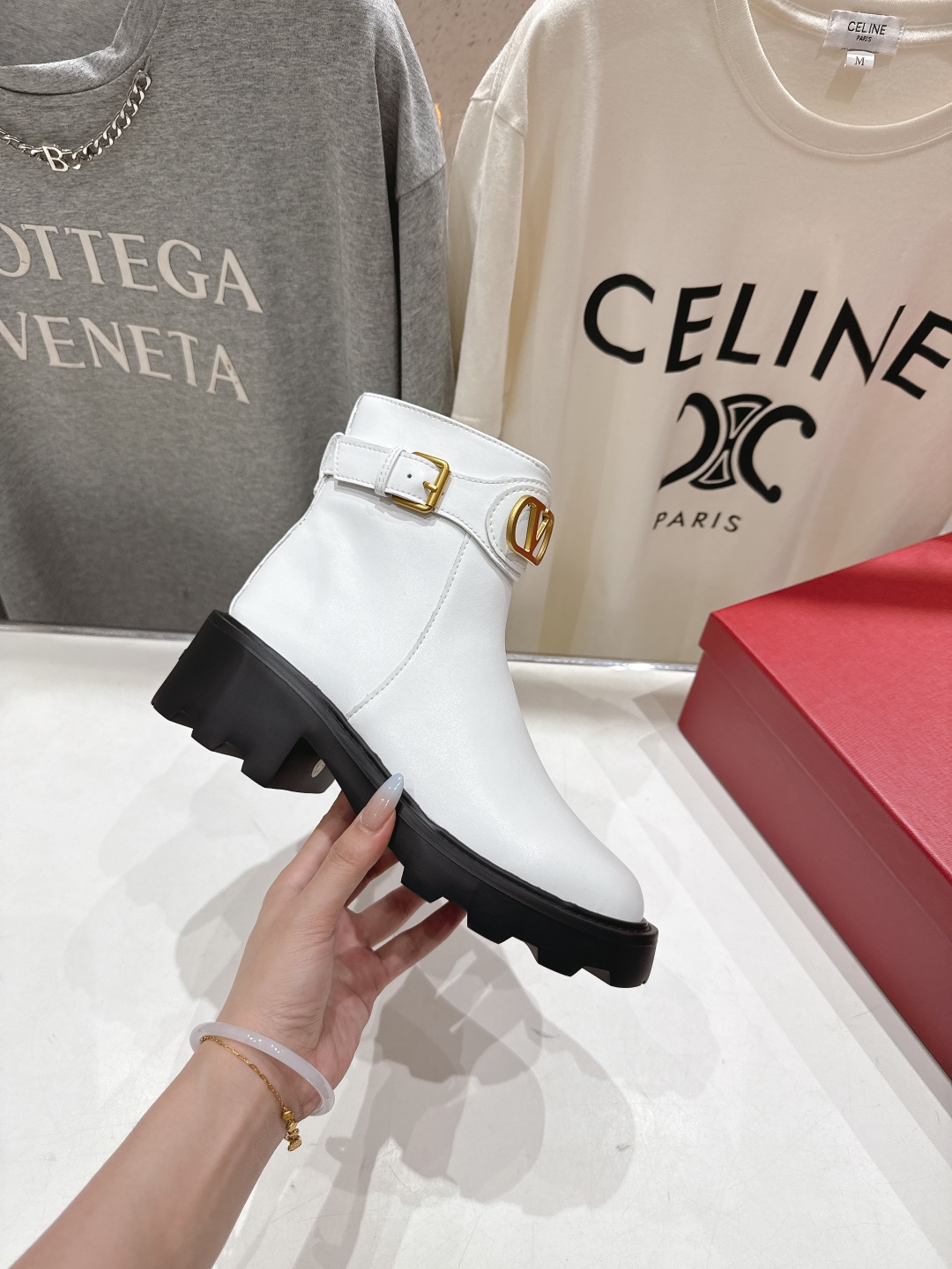 高版本出厂 ～New～顶级制作·Valentino·华伦天奴〰️2025ss秋冬系列新款切尔西短靴创新与