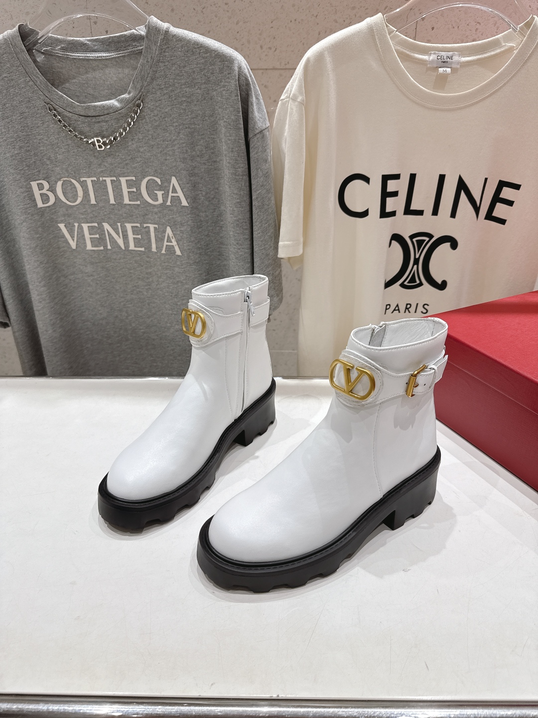 高版本出厂 ～New～顶级制作·Valentino·华伦天奴〰️2025ss秋冬系列新款切尔西短靴创新与