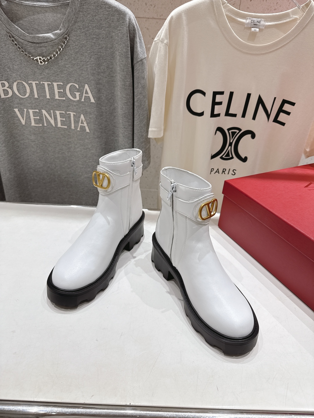 高版本出厂 ～New～顶级制作·Valentino·华伦天奴〰️2025ss秋冬系列新款切尔西短靴创新与